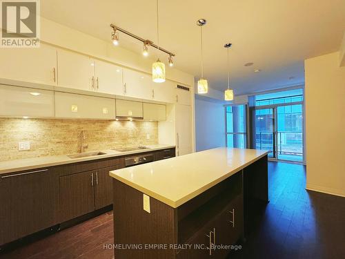 313 - 8 Mercer Street, Toronto (Waterfront Communities), ON - Indoor Photo Showing Kitchen