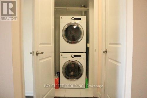 2203 - 5793 Yonge Street, Toronto (Newtonbrook East), ON - Indoor Photo Showing Laundry Room