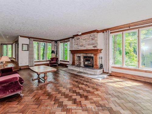 31 Sutherland Walk, Kitchener, ON - Indoor Photo Showing Living Room With Fireplace