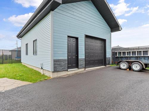 Garage - 21 Rue Des Moissons, Sainte-Barbe, QC - Outdoor