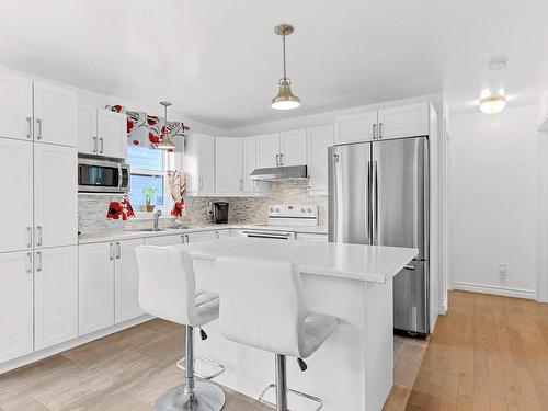 Cuisine - 21 Rue Des Moissons, Sainte-Barbe, QC - Indoor Photo Showing Kitchen With Double Sink