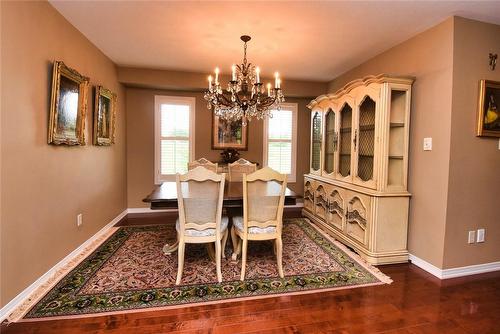 64 Gravenhurst Trail, Hamilton, ON - Indoor Photo Showing Dining Room