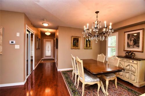 64 Gravenhurst Trail, Hamilton, ON - Indoor Photo Showing Dining Room