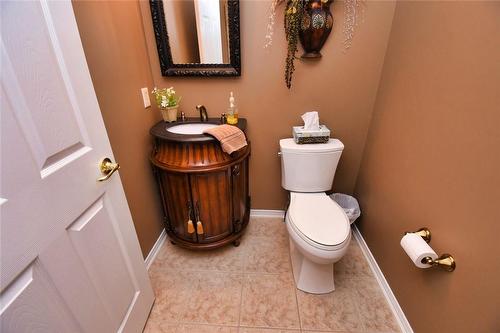 64 Gravenhurst Trail, Hamilton, ON - Indoor Photo Showing Bathroom