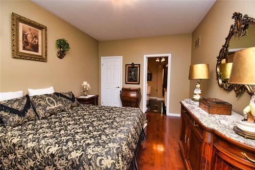 64 Gravenhurst Trail, Hamilton, ON - Indoor Photo Showing Bedroom