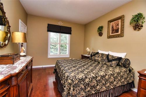 64 Gravenhurst Trail, Hamilton, ON - Indoor Photo Showing Bedroom