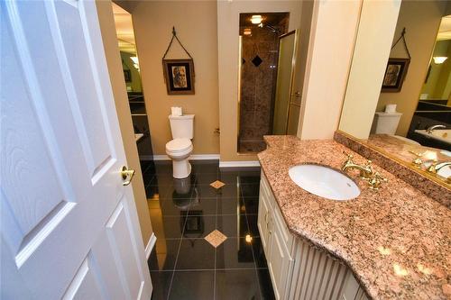 64 Gravenhurst Trail, Hamilton, ON - Indoor Photo Showing Bathroom