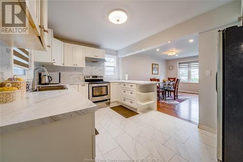 2391 Meldrum Road, Windsor, ON - Indoor Photo Showing Kitchen