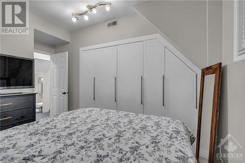 513 King Edward Avenue Unit#1, Ottawa, ON - Indoor Photo Showing Bedroom