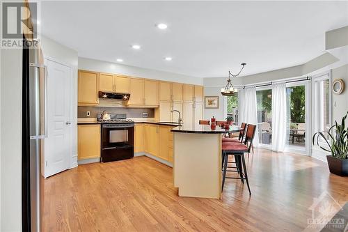 1035 Red Spruce Street, Ottawa, ON - Indoor Photo Showing Kitchen