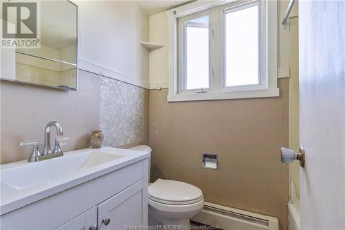 66 Whitney Ave, Moncton, NB - Indoor Photo Showing Bathroom