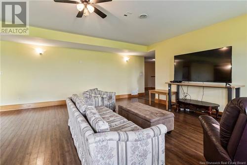 570 South Napan Road, Napan, NB - Indoor Photo Showing Living Room