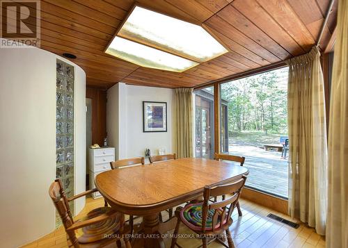 1124 Flanagan Trail, Gravenhurst, ON - Indoor Photo Showing Dining Room