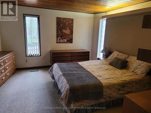 1124 Flanagan Trail, Gravenhurst, ON - Indoor Photo Showing Bedroom