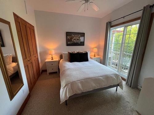 Master bedroom - 4-225 Rue Du Mont-Plaisant, Mont-Tremblant, QC - Indoor Photo Showing Bedroom