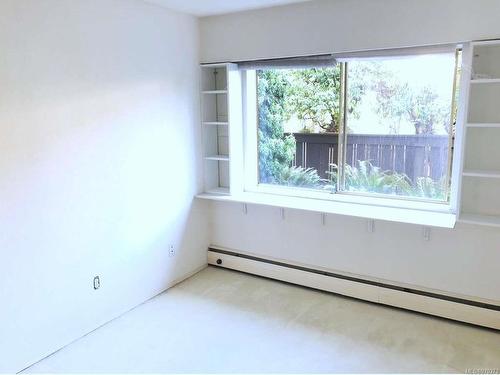 105-964 Heywood Ave, Victoria, BC - Indoor Photo Showing Other Room