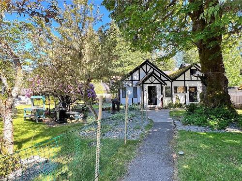 3336 Island Hwy West, Qualicum Beach, BC 