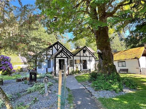 3336 Island Hwy West, Qualicum Beach, BC 