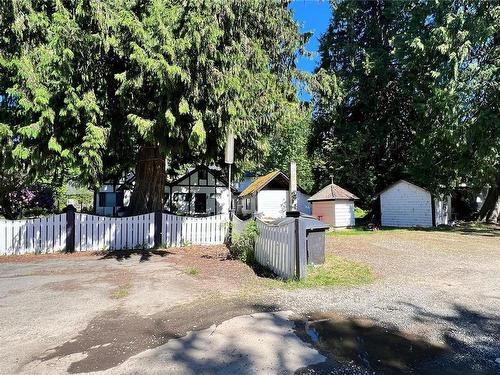 3336 Island Hwy West, Qualicum Beach, BC 