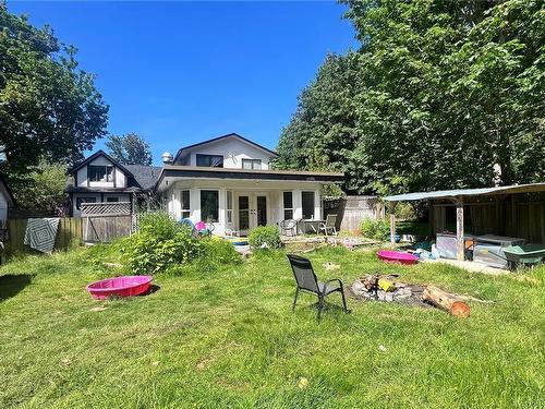 3336 Island Hwy West, Qualicum Beach, BC 