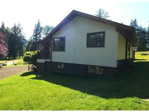 973 Island Hwy, Sayward, BC 