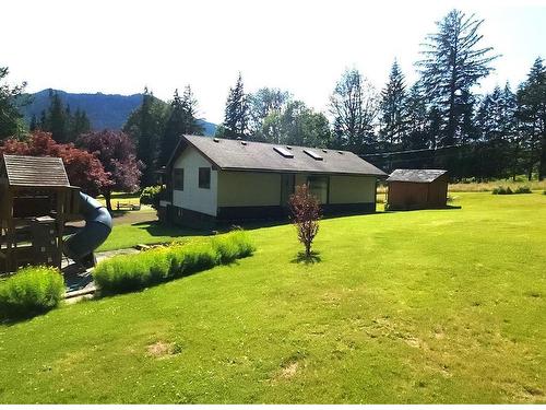 973 Island Hwy, Sayward, BC 