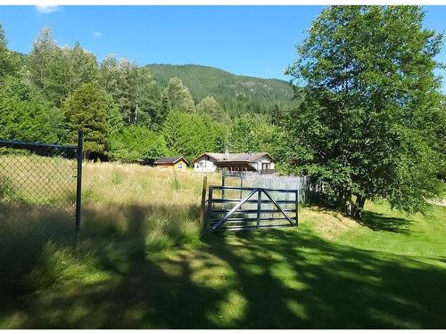 973 Island Hwy, Sayward, BC 