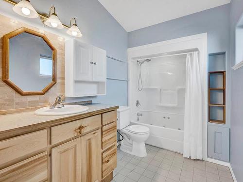 6256 Hare Road, Kamloops, BC - Indoor Photo Showing Bathroom