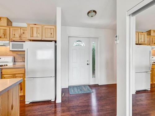 6256 Hare Road, Kamloops, BC - Indoor Photo Showing Kitchen