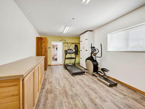 6256 Hare Road, Kamloops, BC - Indoor Photo Showing Gym Room