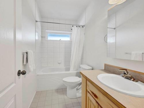 6256 Hare Road, Kamloops, BC - Indoor Photo Showing Bathroom