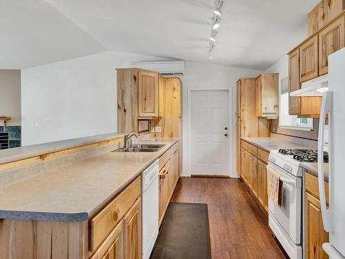 6256 Hare Road, Kamloops, BC - Indoor Photo Showing Kitchen With Double Sink