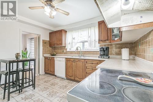 76 Lexington Avenue, Toronto, ON - Indoor Photo Showing Kitchen