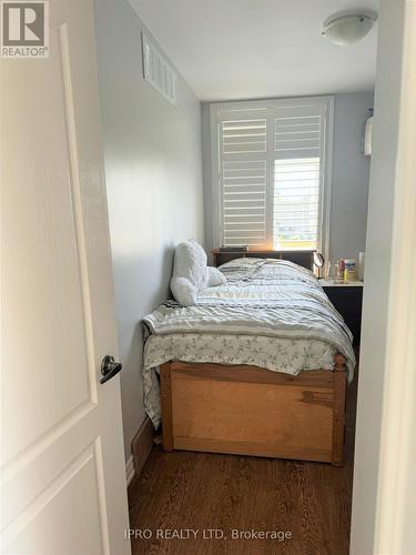 101 Inspire Boulevard, Brampton, ON - Indoor Photo Showing Bedroom