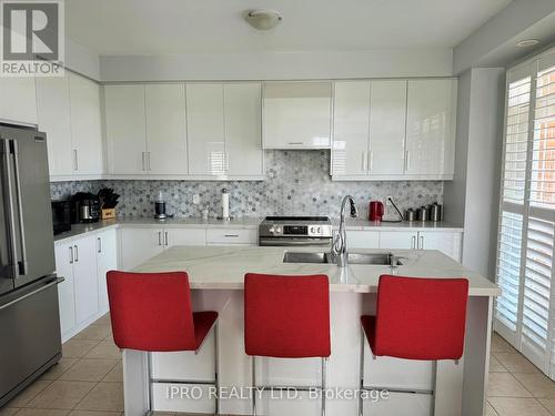 101 Inspire Boulevard, Brampton (Sandringham-Wellington North), ON - Indoor Photo Showing Kitchen With Double Sink