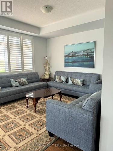 101 Inspire Boulevard, Brampton (Sandringham-Wellington North), ON - Indoor Photo Showing Living Room