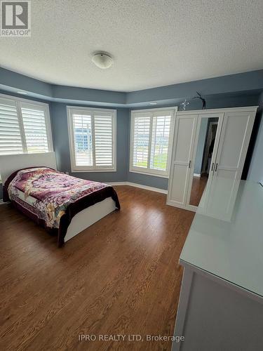 101 Inspire Boulevard, Brampton, ON - Indoor Photo Showing Bedroom