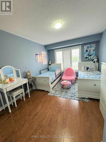 101 Inspire Boulevard, Brampton, ON - Indoor Photo Showing Bedroom