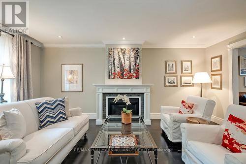 565 Patricia Drive, Oakville, ON - Indoor Photo Showing Living Room With Fireplace