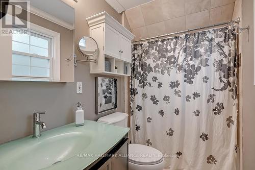 565 Patricia Drive, Oakville, ON - Indoor Photo Showing Bathroom