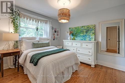 565 Patricia Drive, Oakville, ON - Indoor Photo Showing Bedroom