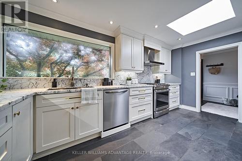 27 Mcnab Boulevard, Toronto, ON - Indoor Photo Showing Kitchen With Upgraded Kitchen