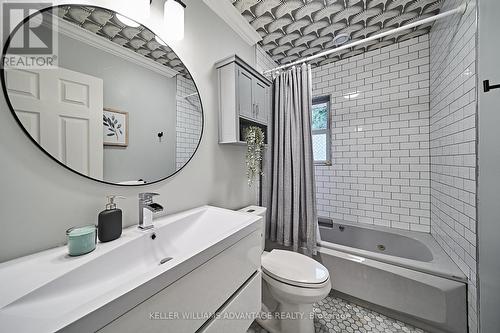 27 Mcnab Boulevard, Toronto (Cliffcrest), ON - Indoor Photo Showing Bathroom