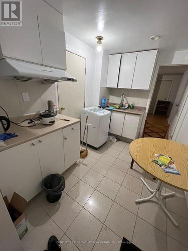 Lower - 74 Glendower Circuit, Toronto, ON - Indoor Photo Showing Kitchen