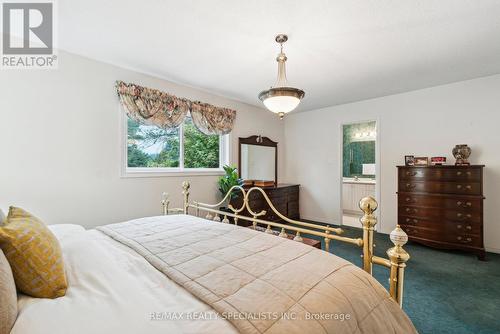 22 Lamont Creek Drive S, Wasaga Beach, ON - Indoor Photo Showing Bedroom