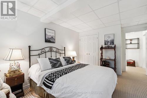 22 Lamont Creek Drive S, Wasaga Beach, ON - Indoor Photo Showing Bedroom