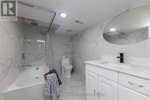 3421 Fellmore Drive, Mississauga (Erindale), ON - Indoor Photo Showing Bathroom