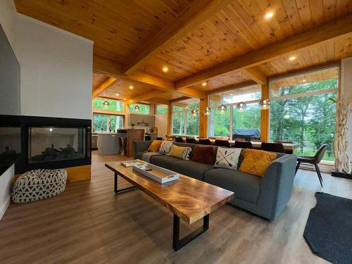 Salon - 1200 Ch. Du Progrès, Chute-Saint-Philippe, QC - Indoor Photo Showing Living Room With Fireplace