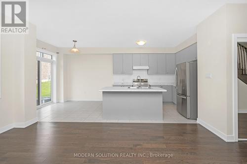 15 Aviron Crescent, Welland, ON - Indoor Photo Showing Kitchen