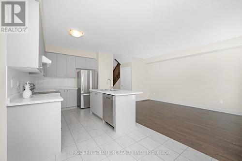 15 Aviron Crescent, Welland, ON - Indoor Photo Showing Kitchen